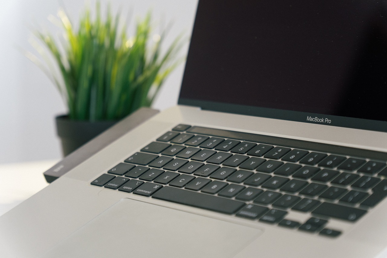 Apple MacBook Pro and MacBook Air Price in Bangladesh 2025