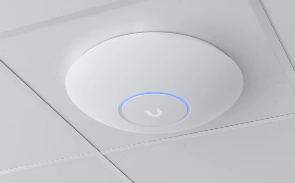 Ubiquiti UniFi U7 Pro Max - Ceiling-Mounted WiFi 7 Access Point